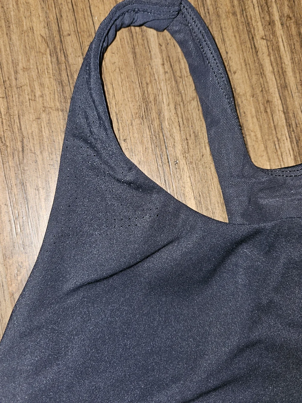 ARWRLD black sports